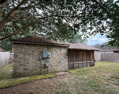 1042 Cascade Creek Drive - Photo Thumbnail 30