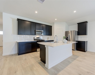 8038 Tropea Drive - Photo Thumbnail 9