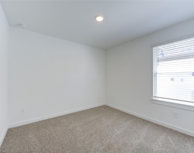 8038 Tropea Drive - Photo Thumbnail 6