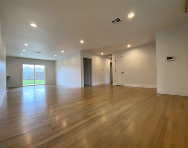 1818 Mill Creek Drive - Photo Thumbnail 8