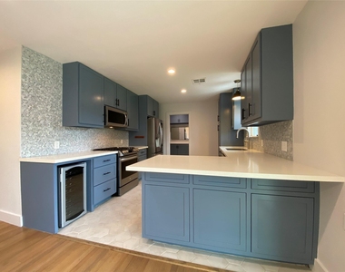 1818 Mill Creek Drive - Photo Thumbnail 2