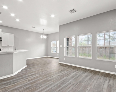 535 Corydon Drive - Photo Thumbnail 2