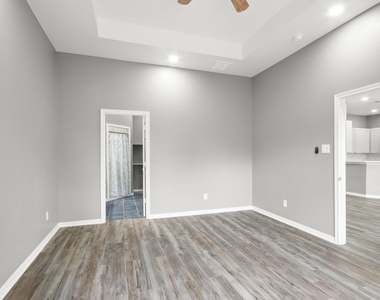 535 Corydon Drive - Photo Thumbnail 13