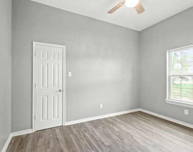 535 Corydon Drive - Photo Thumbnail 22