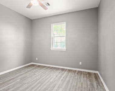 535 Corydon Drive - Photo Thumbnail 19