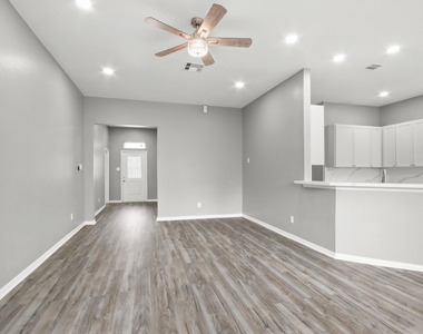 535 Corydon Drive - Photo Thumbnail 7