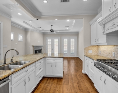 5114 Rose Street - Photo Thumbnail 9