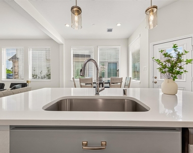 632 Silver Pear Court - Photo Thumbnail 16