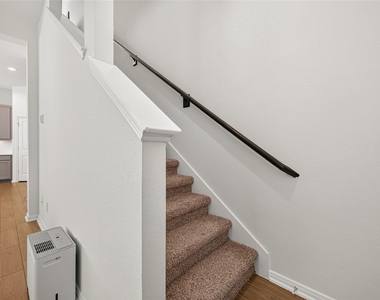 632 Silver Pear Court - Photo Thumbnail 21