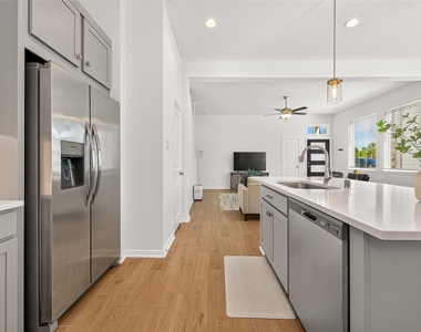 632 Silver Pear Court - Photo Thumbnail 19