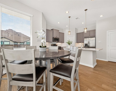 632 Silver Pear Court - Photo Thumbnail 8