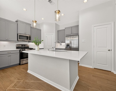632 Silver Pear Court - Photo Thumbnail 13