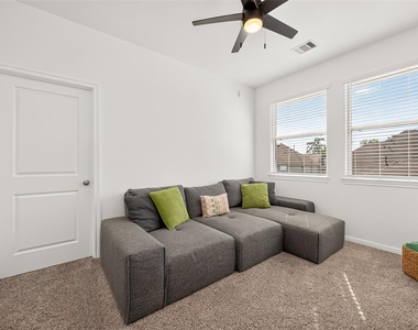 632 Silver Pear Court - Photo Thumbnail 31