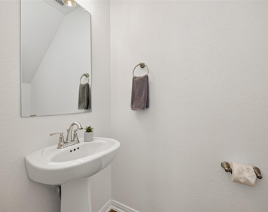 632 Silver Pear Court - Photo Thumbnail 11