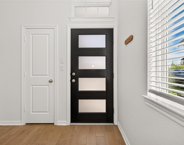 632 Silver Pear Court - Photo Thumbnail 4