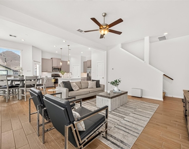 632 Silver Pear Court - Photo Thumbnail 5