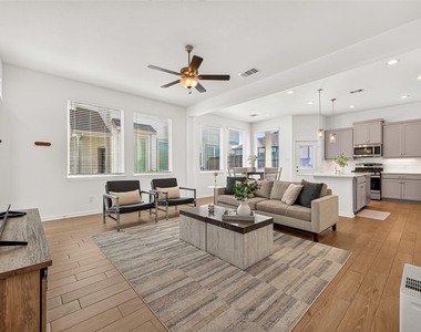 632 Silver Pear Court - Photo Thumbnail 6