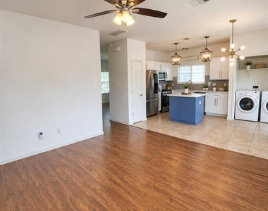 11738 Jelicoe Drive - Photo Thumbnail 7