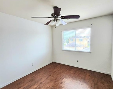 11738 Jelicoe Drive - Photo Thumbnail 11