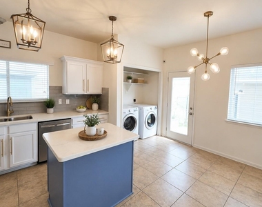 11738 Jelicoe Drive - Photo Thumbnail 5