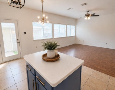 11738 Jelicoe Drive - Photo Thumbnail 6