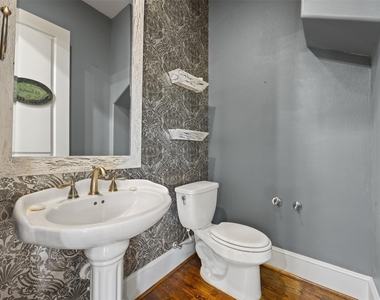 1212 St Charles - Photo Thumbnail 15