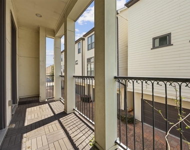 1212 St Charles - Photo Thumbnail 9