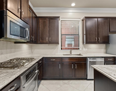 1212 St Charles - Photo Thumbnail 6