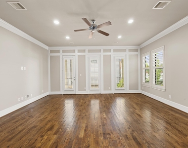 1212 St Charles - Photo Thumbnail 2