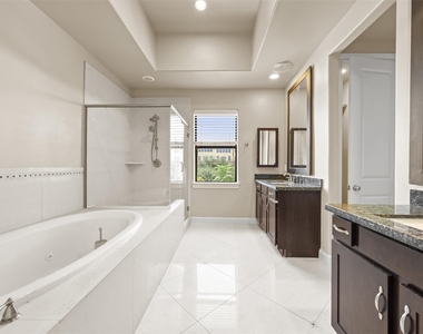 1212 St Charles - Photo Thumbnail 18