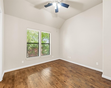 1212 St Charles - Photo Thumbnail 8