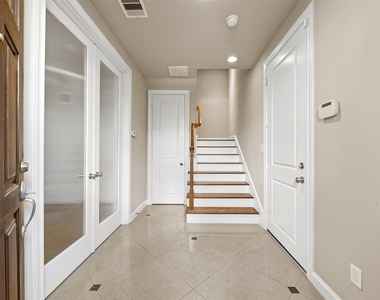 1212 St Charles - Photo Thumbnail 4