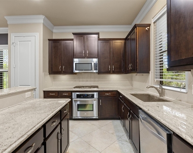 1212 St Charles - Photo Thumbnail 5