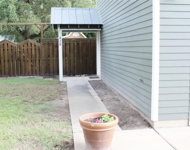 428 Dewees Street - Photo Thumbnail 1