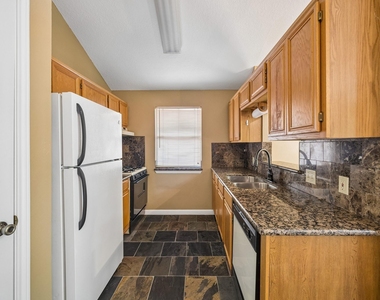 422 Nursery Road - Photo Thumbnail 3