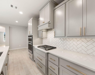 28450 Hazel Trail - Photo Thumbnail 14