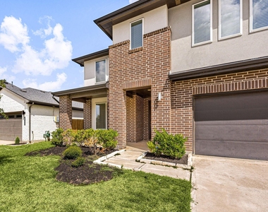 28450 Hazel Trail - Photo Thumbnail 4