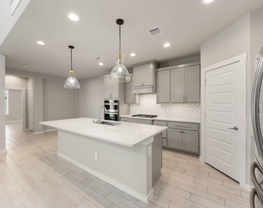 28450 Hazel Trail - Photo Thumbnail 13