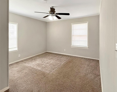 819 W Kyle Road - Photo Thumbnail 15