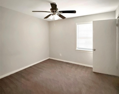 819 W Kyle Road - Photo Thumbnail 14