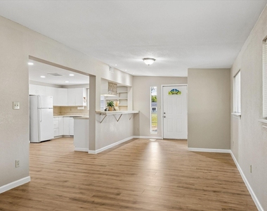218 N Ormsby Street - Photo Thumbnail 3
