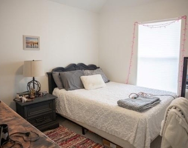 315 Vantage Pointe Circle - Photo Thumbnail 9