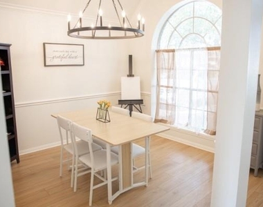 315 Vantage Pointe Circle - Photo Thumbnail 7