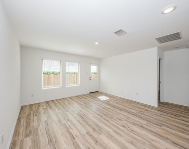 140 Austin Street - Photo Thumbnail 12