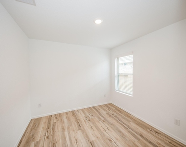 140 Austin Street - Photo Thumbnail 20