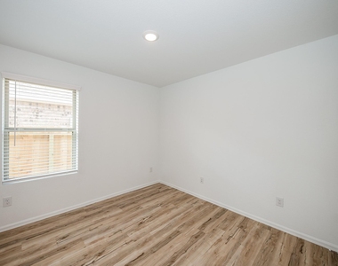 140 Austin Street - Photo Thumbnail 18