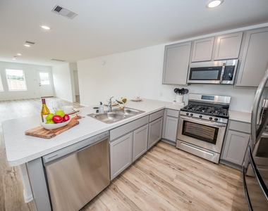 140 Austin Street - Photo Thumbnail 8