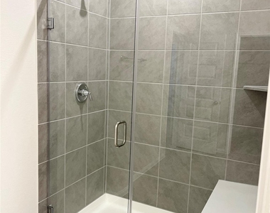 705 Seabreeze Drive - Photo Thumbnail 9
