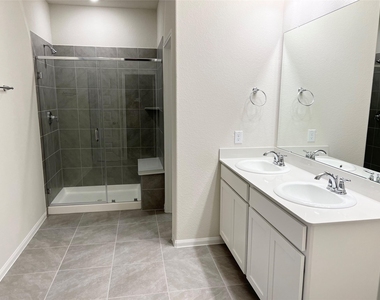 705 Seabreeze Drive - Photo Thumbnail 10