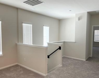 705 Seabreeze Drive - Photo Thumbnail 7
